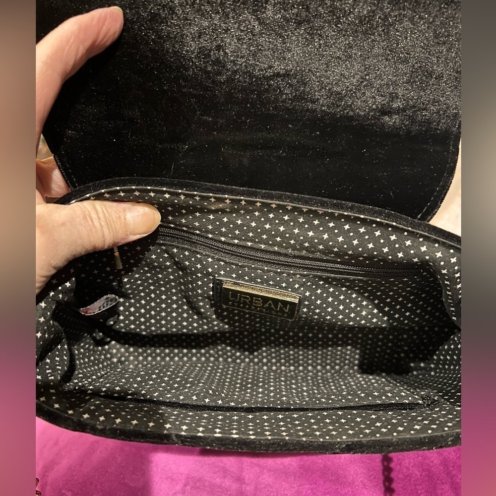 Urban Expressions Black Velvet Crossbody  Purse. Quilted w/Gold Studs & Chain. - Picture 4 of 6